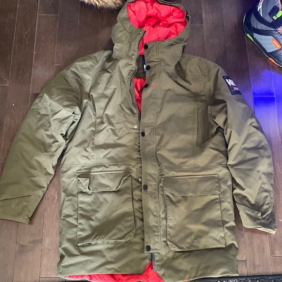 Helly Hansen Other - Helly Hansen insulated ski jacket w hood olive green with duck down size large